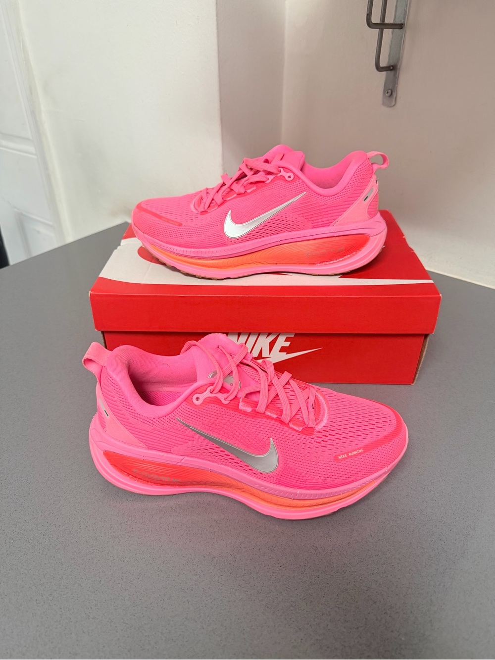 Nike Women's Pink Running Shoes - Lightweight Comfort low top size 8 comfortable